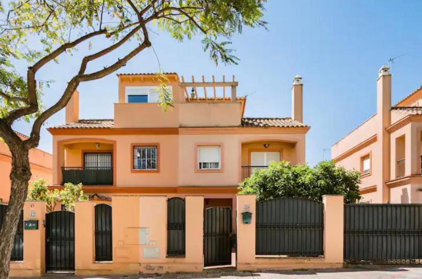 3 La Casa De Marilo Apartment Tomares Exterior photo
