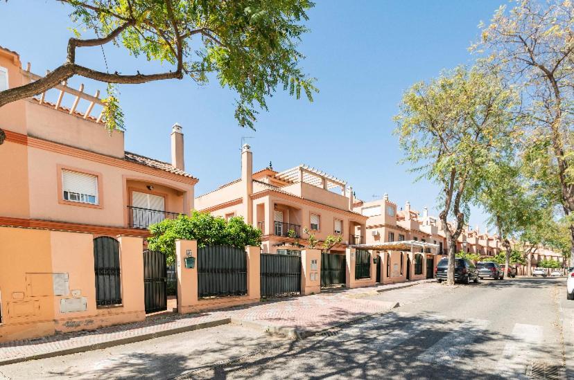 3 La Casa De Marilo Apartment Tomares Exterior photo
